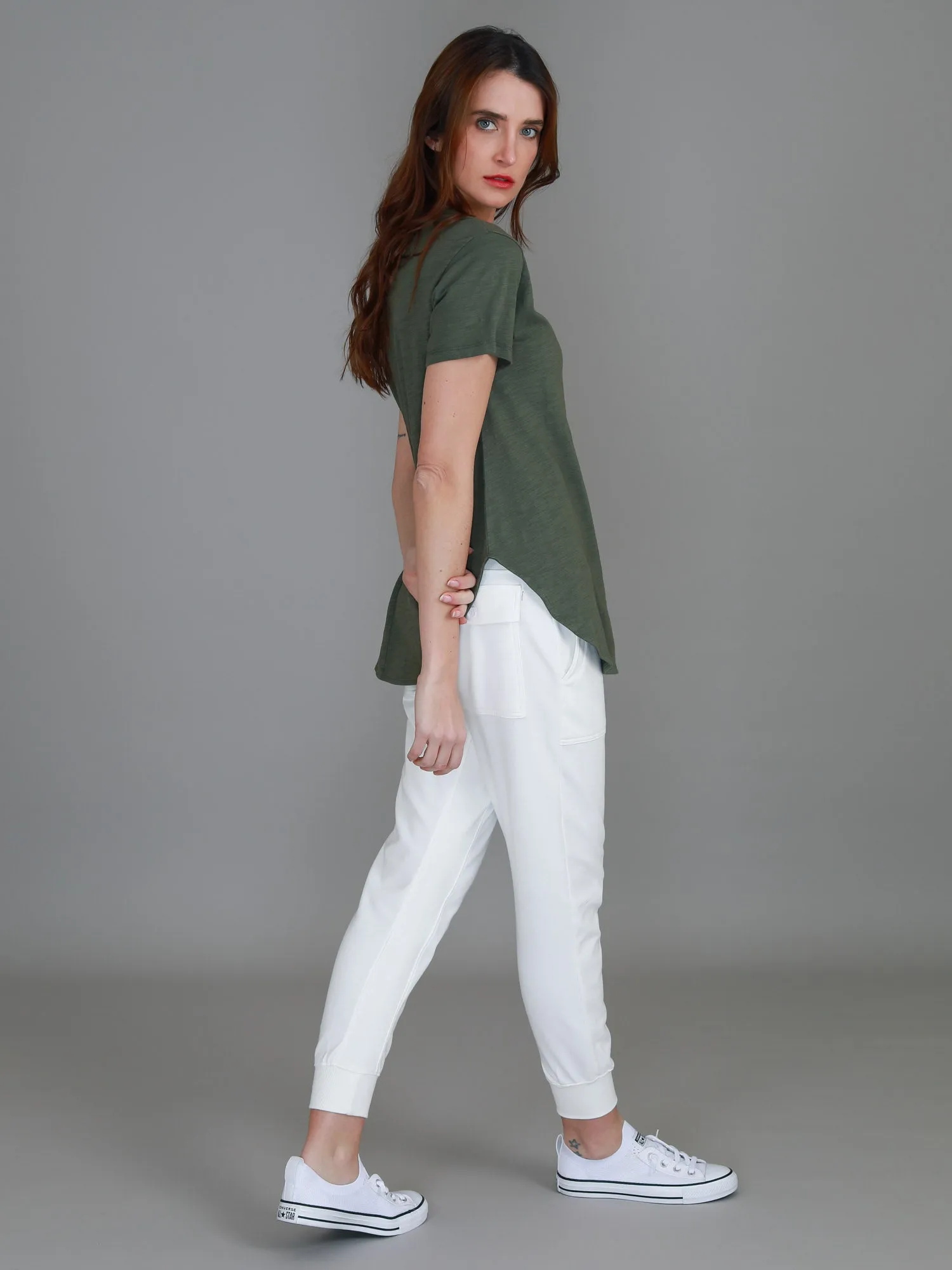 Elwood [-5cm] Curved Hem Tee